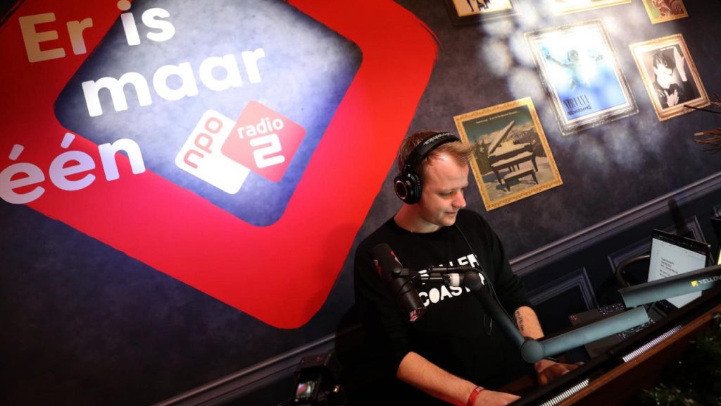 Bevatten Installatie les Bart uit Borger dagelijks bezig met Top 2000 bij NPO Radio 2 - RTV1